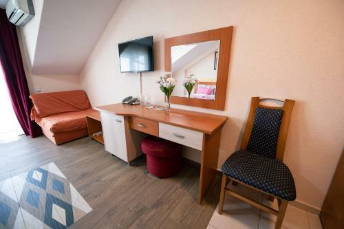 Bed & Breakfast Hotel Holiday-m