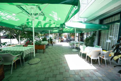 Bed & Breakfast Hotel Holiday-m