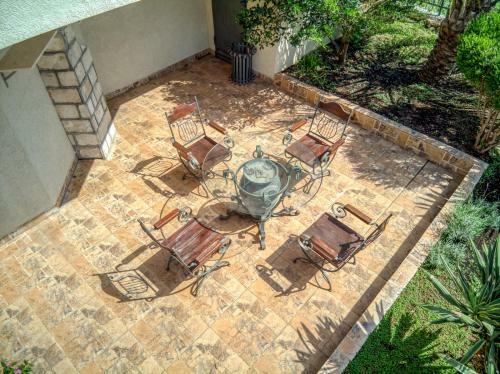 Hill House Petrovac - 3 Bedrooms With Sea View