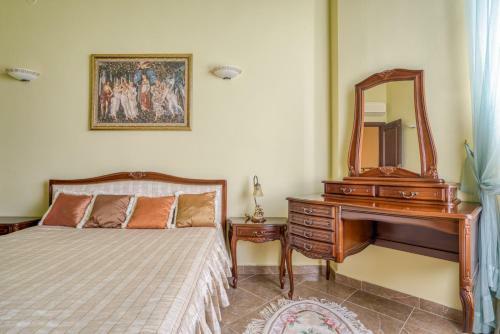 Hill House Petrovac - 3 Bedrooms With Sea View