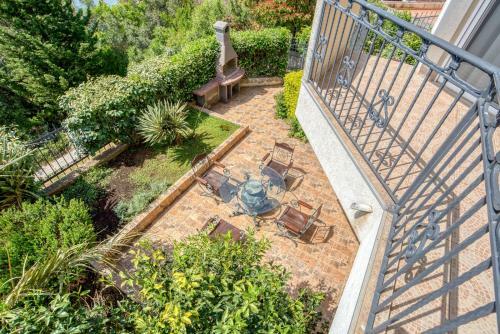 Hill House Petrovac - 3 Bedrooms With Sea View