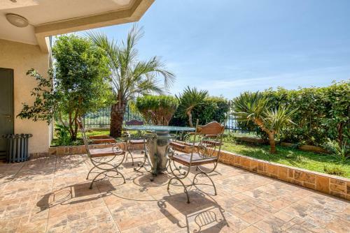 Hill House Petrovac - 3 Bedrooms With Sea View