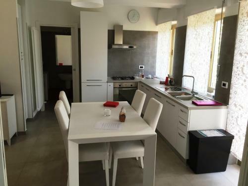 Apartamento Appartamento Rosso A 300 Mt Dal Centro Storico Di Aosta!