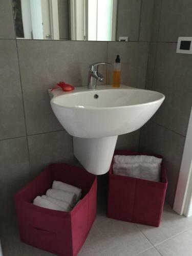 Apartamento Appartamento Rosso A 300 Mt Dal Centro Storico Di Aosta!