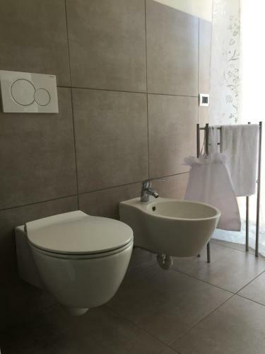 Apartamento Appartamento Rosso A 300 Mt Dal Centro Storico Di Aosta!
