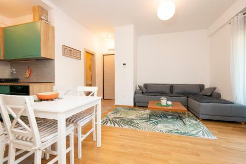 Regina Apartment