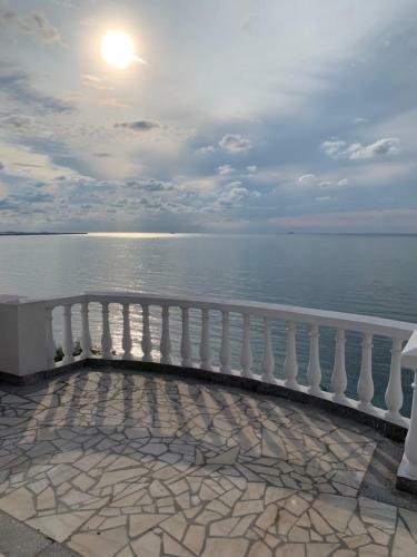 Apartment By The Sea