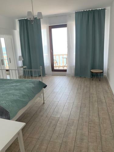 Apartment By The Sea