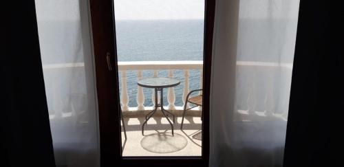 Apartment By The Sea