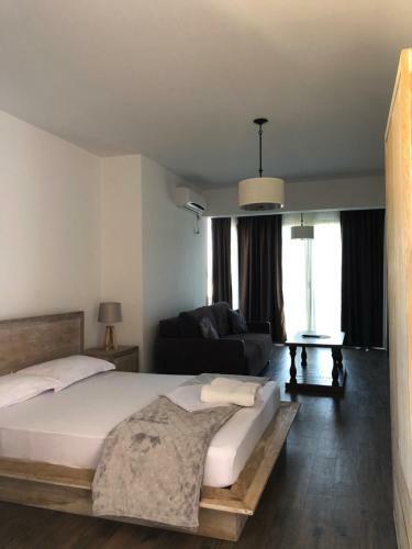 Azur Apartments