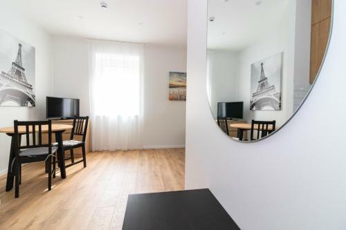 Top Street One Apartments, By Cohost