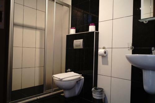 Aslan Corner Hotel