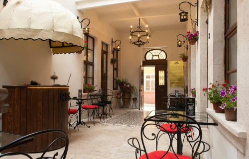 Hotel Ranjous Otel