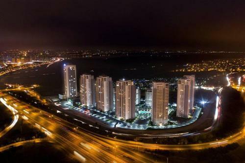 Lake View Luxury Apart With Everything You Need
