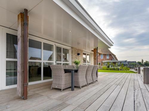 Spacious Villa With A Sauna, At The Tjeukemeer