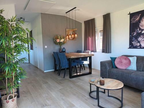 Het Yorritje - Knus Chalet Nabij Kust