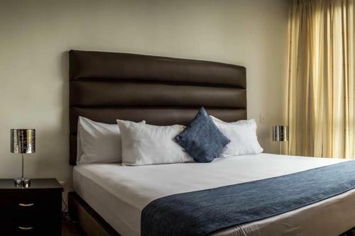 M402- Apartaestudio Tipo Loft En El Norte (av 19)