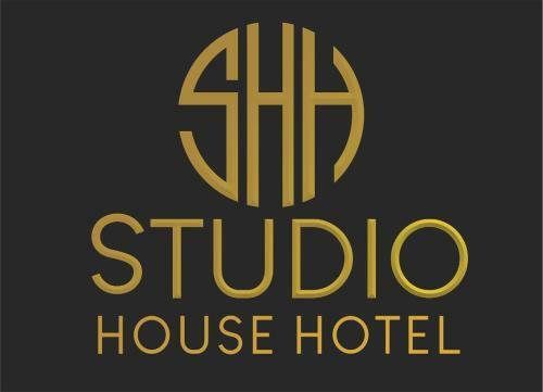 House Studio Hotel