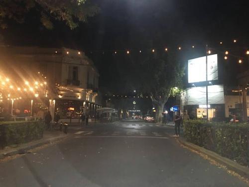 Apartamento Luminoso Y Acogedor Ph Con Patio . Zona C�ntrica.
