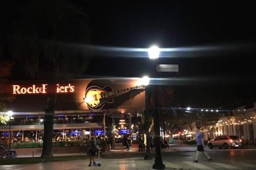 Apartamento Luminoso Y Acogedor Ph Con Patio . Zona C�ntrica.