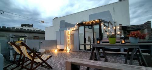 House With Large Terrace And Jacuzzi