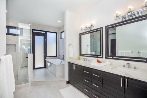 Ocean Pearl Home