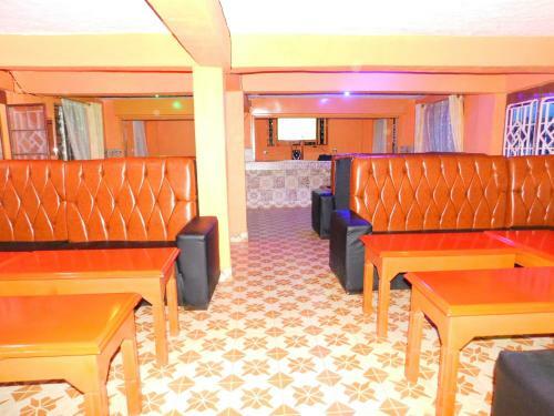 Hotel E-court House