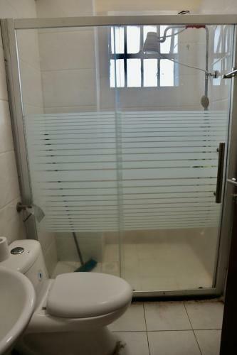 Up-hill Rosslyn 1 Bedroom Apartment
