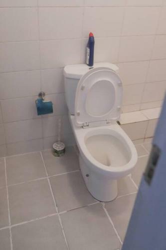 A Minimalist Studio Apartment Near Junction Mall