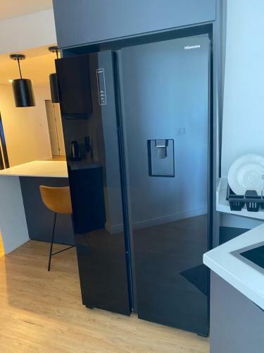 Private Self-contained Room In Apartment X