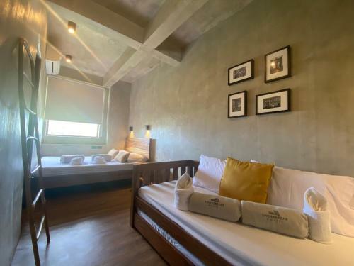 Shorebreak Hostel