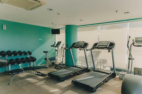 Ayala Mall 10mins Walk Cebu City Apartment & Pool