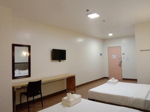 Meaco Royal Hotel- Lucena