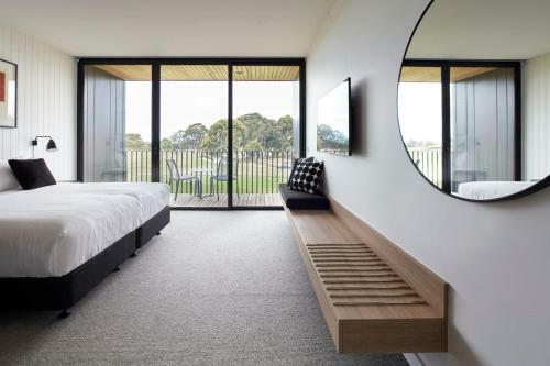 Hotel Accommodation @ Curlewis