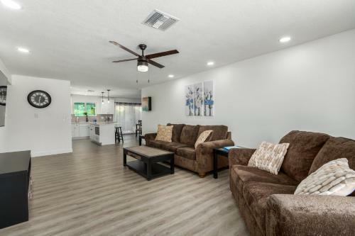 3 Bdrm Near Spring Training & Golf W/ Pool & Games