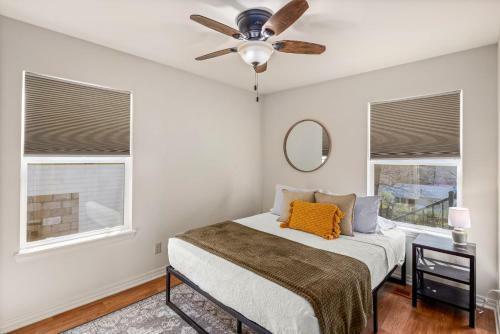 Chic & Comfy Home Near Dickson St