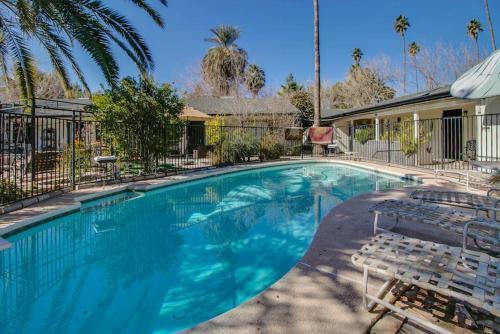 Private Bedroom #1 In Great Location Wpool