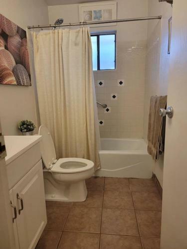 Private Bedroom #1 In Great Location Wpool
