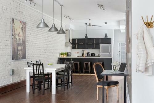 Apartamento Dreamy Heritage Grey Stone, Plateau Mont-royal