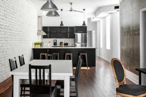 Apartamento Dreamy Heritage Grey Stone, Plateau Mont-royal