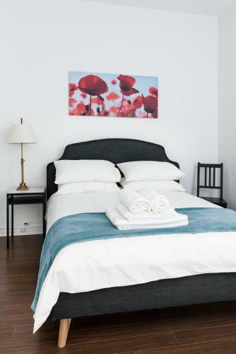 Apartamento Dreamy Heritage Grey Stone, Plateau Mont-royal