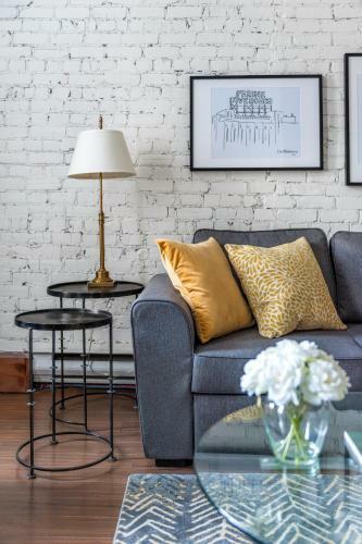 Apartamento Dreamy Heritage Grey Stone, Plateau Mont-royal
