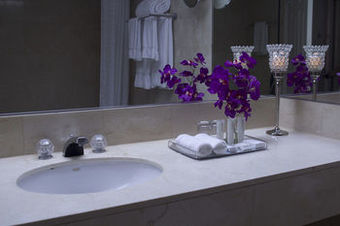 The Roslyn Hotel