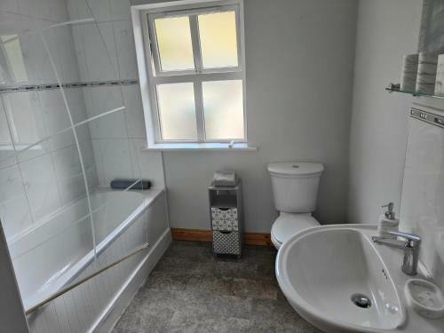 Castleview Large 3 Bedroom House In Glenarm
