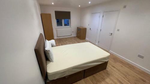 Beautiful 7-bed House In Bexleyheath