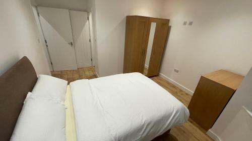 Beautiful 7-bed House In Bexleyheath