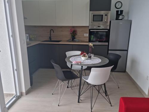 Apartamento Kamena Ku?a Pandorovica