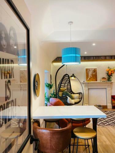 3 Bed Apartment/explore The Area/enjoy Our Pub