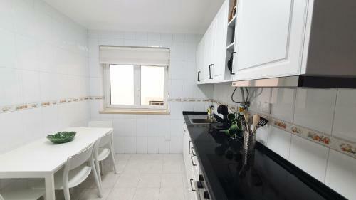 Apartamento Caldas Da Rainha's Green & White