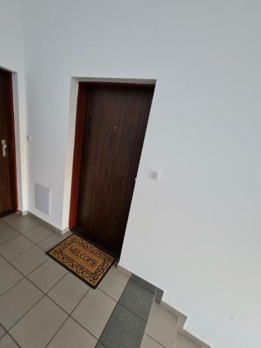 Apartamento Senec Dvojizbov� Byt Na Tehelni